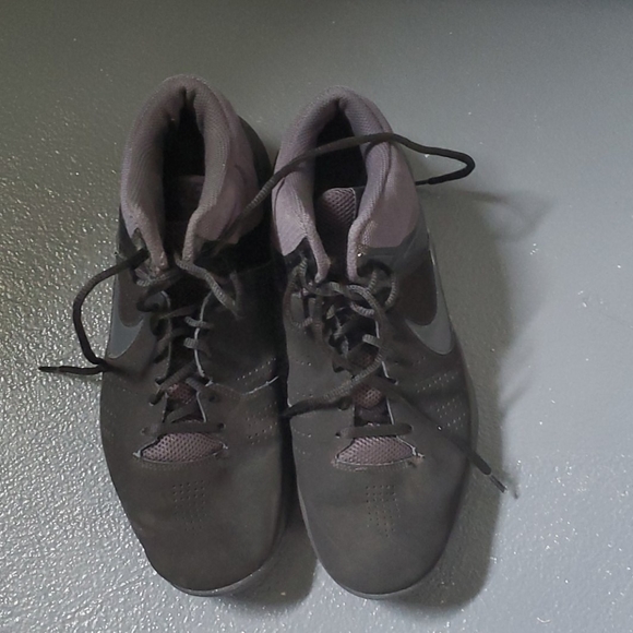 Nike - Picture 2 of 3